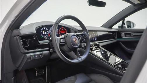 2025 Porsche Panamera 4
