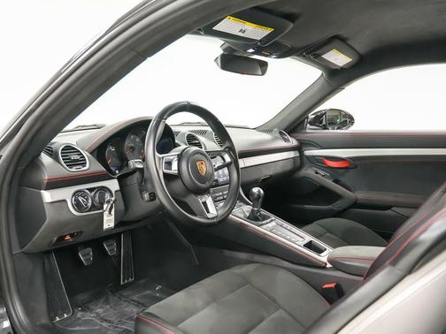 2021 Porsche 718 Cayman GT4