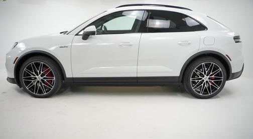 2025 Porsche Macan 4S
