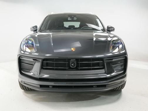 Volcano Grey Metallic 2026 Porsche Macan Macan