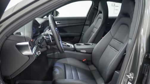 2022 Porsche Panamera 4 Platinum Edition