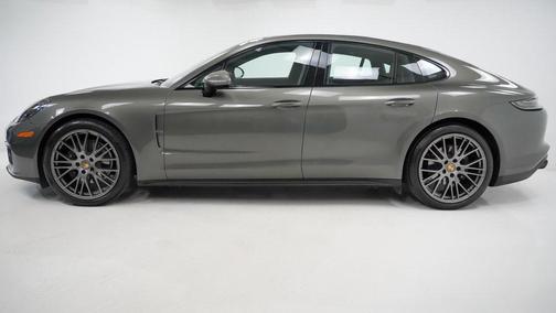 2022 Porsche Panamera 4 Platinum Edition