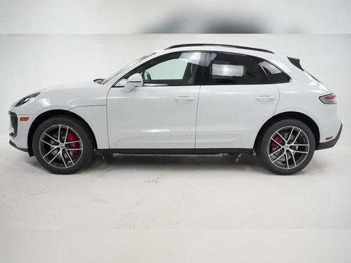 2025 Porsche Macan S