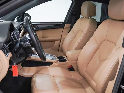 2018 Porsche Macan Sport Edition