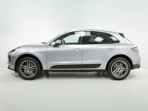 Dolomite Silver Metallic 2021 Porsche Macan Macan