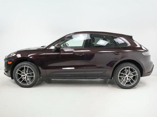 Copper Ruby Metallic 2026 Porsche Macan Macan