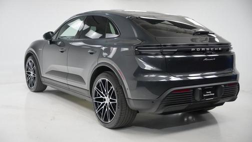 2025 Porsche Macan 4