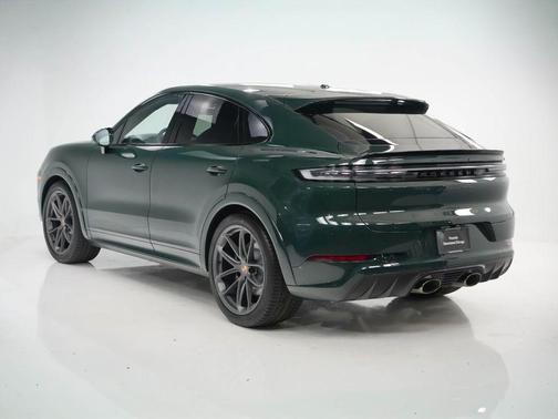 2025 Porsche Cayenne GTS