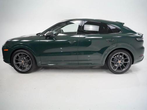 2025 Porsche Cayenne GTS