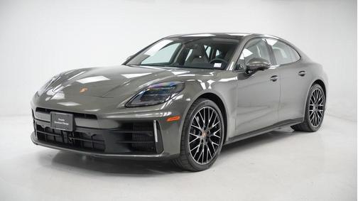 2025 Porsche Panamera 4