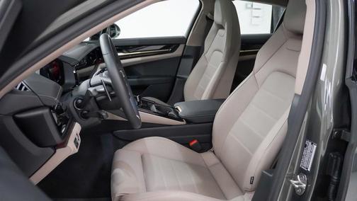 2025 Porsche Panamera 4