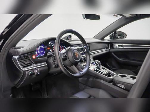 2022 Porsche Panamera Platinum Edition