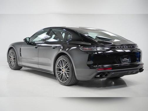 2022 Porsche Panamera Platinum Edition