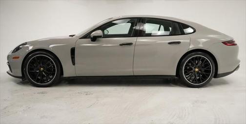 2018 Porsche Panamera Base