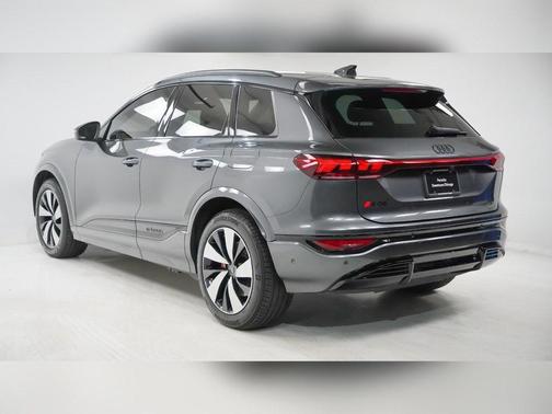 2025 Audi SQ6 e-tron Prestige quattro