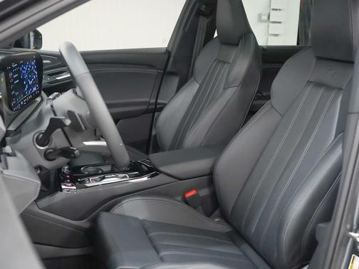 2025 Audi SQ6 e-tron Prestige quattro