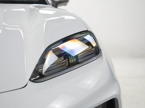 2025 Porsche Macan 4