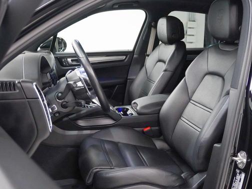 2023 Porsche Cayenne Platinum Edition