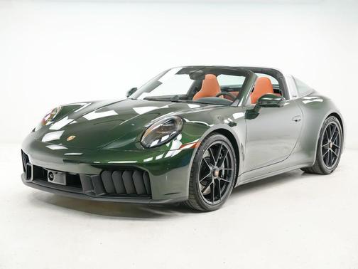 Oak Green Metallic Neo 2026 Porsche 911 Targa 4 GTS