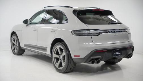 2022 Porsche Macan 
