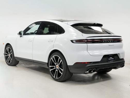 Carrara White Metallic 2026 Porsche Cayenne Cayenne