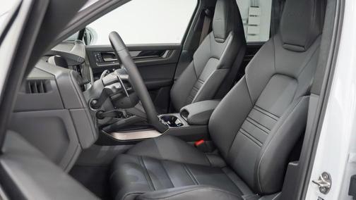 2025 Porsche Cayenne Turbo