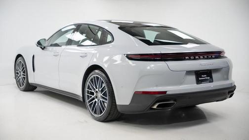 2025 Porsche Panamera 4