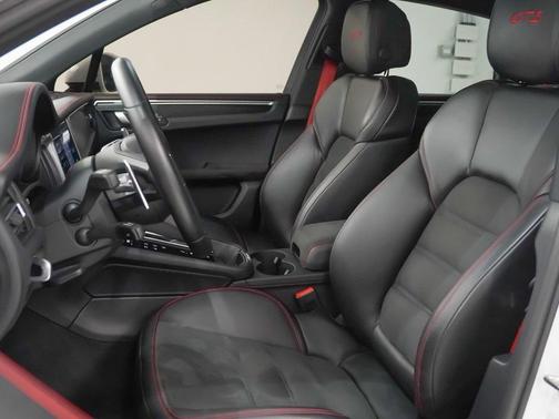 2022 Porsche Macan GTS