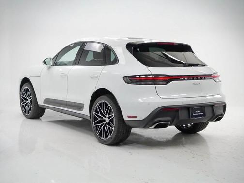 2025 Porsche Macan 