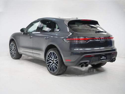 2023 Porsche Macan T