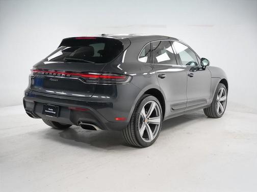 2025 Porsche Macan 