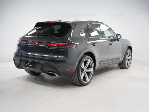 2025 Porsche Macan 