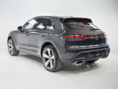 2025 Porsche Macan 