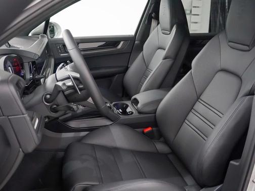 2026 Porsche Cayenne GTS