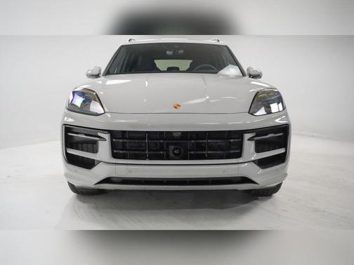 2026 Porsche Cayenne GTS
