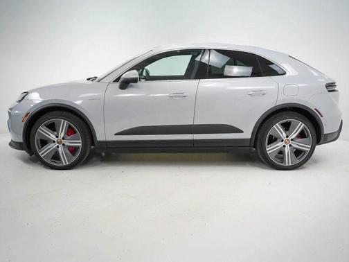 2025 Porsche Macan 4S