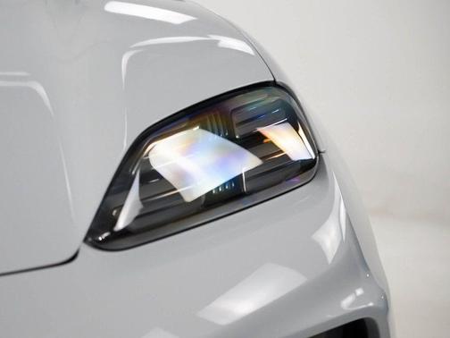 2025 Porsche Macan 4S