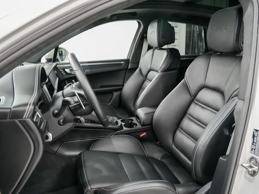 2025 Porsche Macan GTS