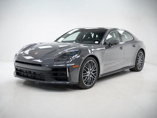 2025 Porsche Panamera 4