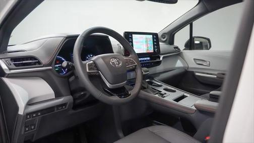 2023 Toyota Sienna XSE 7 Passenger