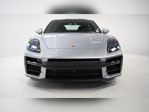 2024 Porsche Panamera 4
