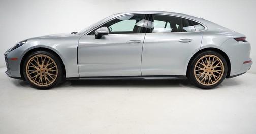 2024 Porsche Panamera 4