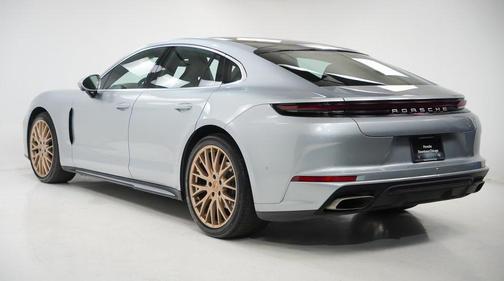 2024 Porsche Panamera 4