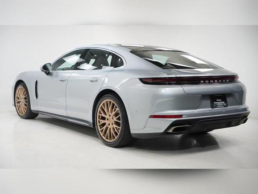 2024 Porsche Panamera 4