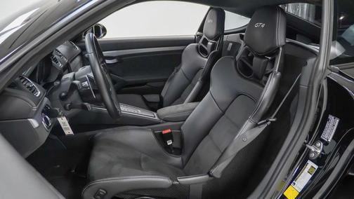 2023 Porsche 718 Cayman GT4