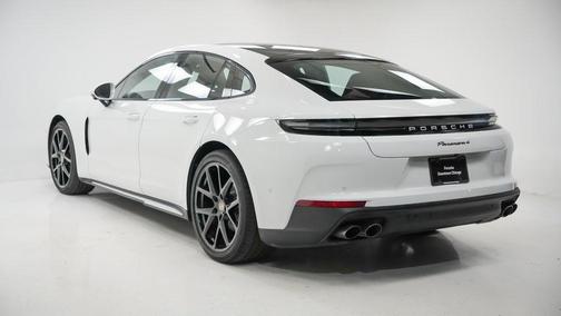 2025 Porsche Panamera 4