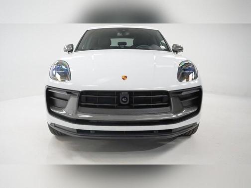 2026 Porsche Macan T