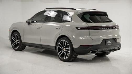 2024 Porsche Cayenne Base (Tiptronic)