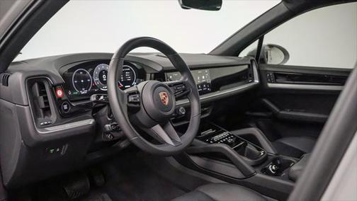 2024 Porsche Cayenne Base (Tiptronic)