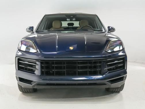 Algarve Blue Metallic 2024 Porsche Cayenne Cayenne